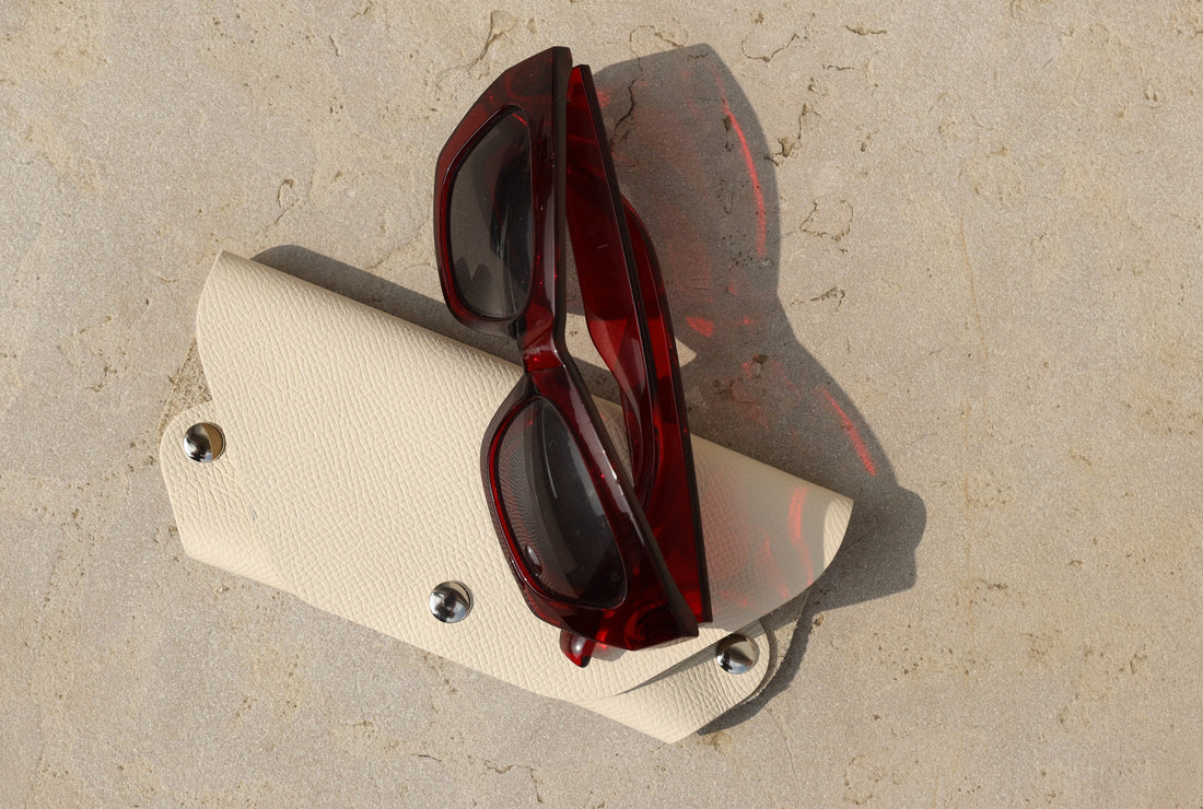 Étui à lunettes en cuir : l'accessoire indispensable pour protéger vos lunettes avec élégance